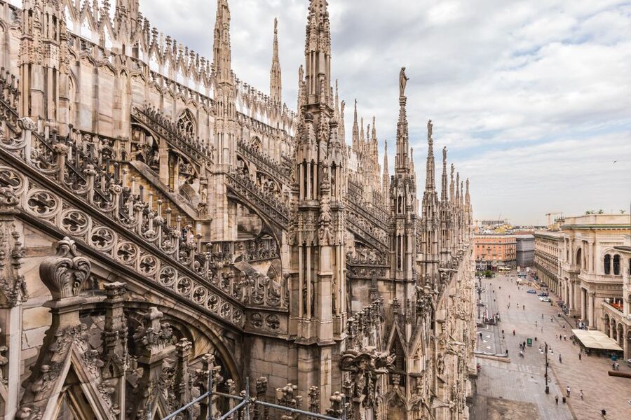 Milan Duomo and Rooftop 2-Hour Guided Tour - From the roof to inside the cathedral, explained instead of guessed