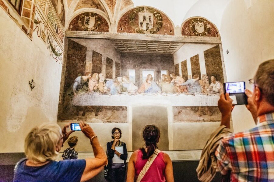 Milan: Guided Walking Tour & Last Supper Visit with Ticket - La Scala and Piazza della Scala: theater as a civic landmark