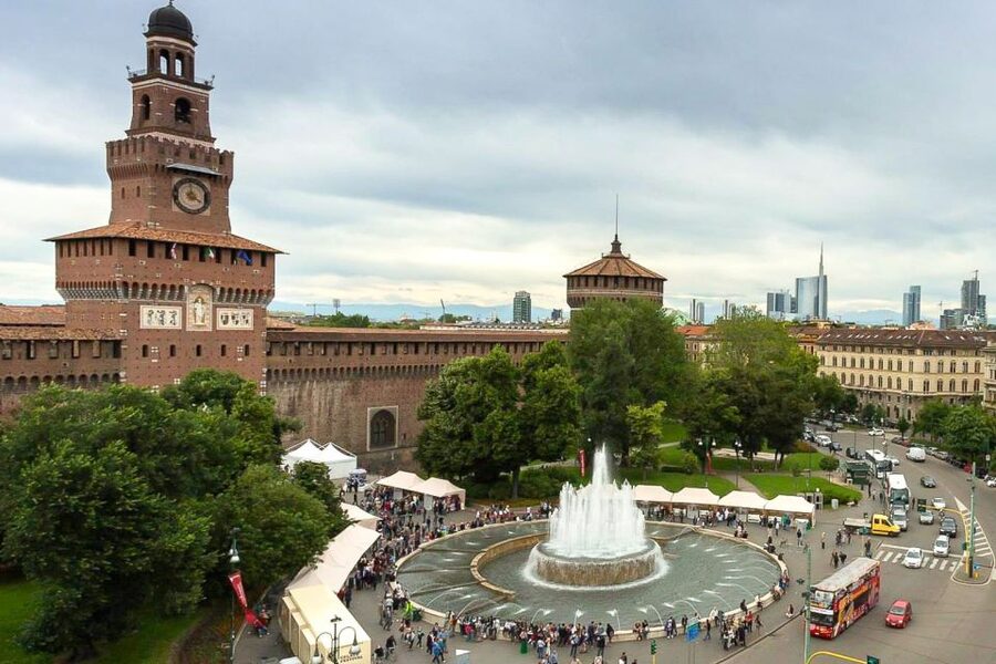 Milan: Guided Walking Tour with Duomo and the Last Supper - Sforza Castle and La Scala Square: power, drama, and opera energy