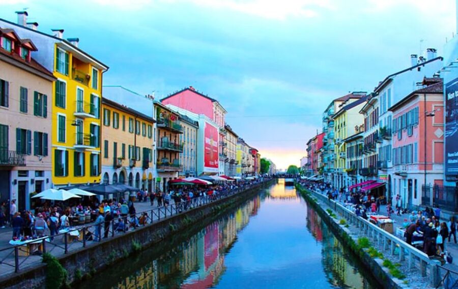 Milan: Navigli Canal Boat Cruise - QR audio on your phone: how to get the best version of the narration
