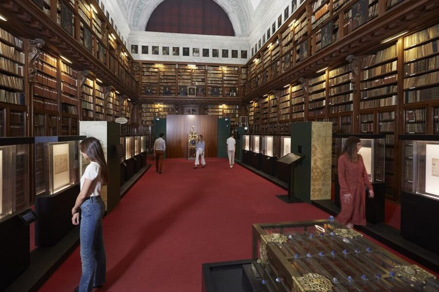 Milan: Pinacoteca Ambrosiana & da Vinci Codex Exhibition - Beyond da Vinci: Botticelli, Tiziano, and Caravaggio in the same visit