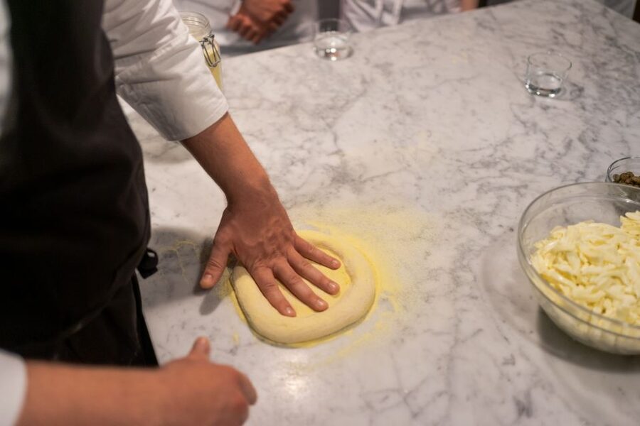 Milan: Pizza or Pasta and Gelato-Making Class with Wine - What You Do in This Milan Pizza or Pasta and Gelato Class