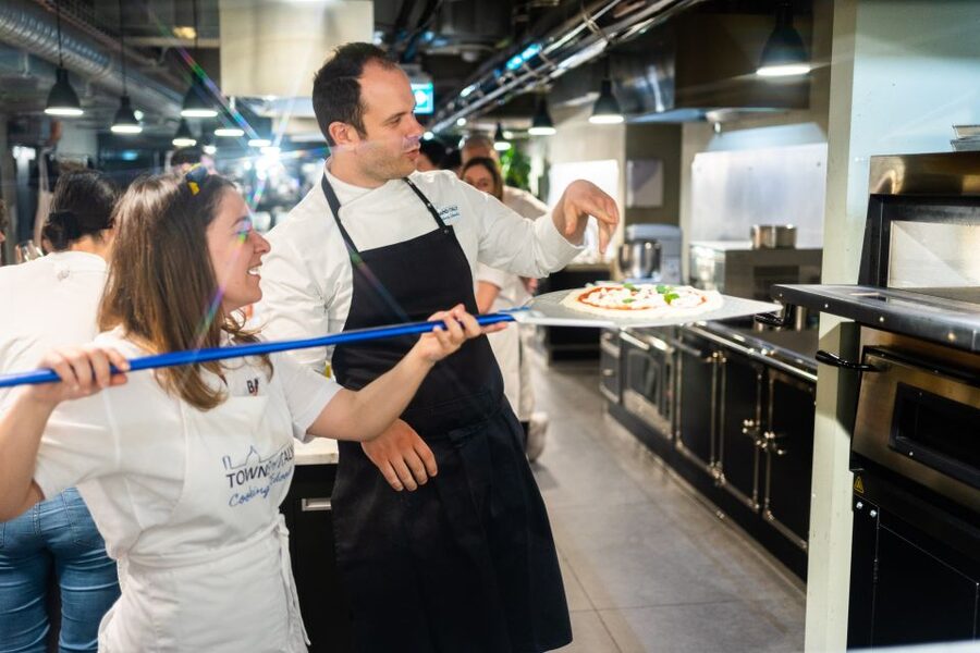Milan: Pizza or Pasta and Gelato-Making Class with Wine - The Wine and Olive Oil Break That Makes the Class Feel Milanese
