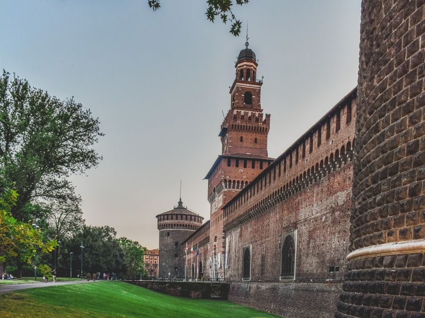 Milan: Sforza Castle and Michelangelo's Pietà Rondanini Tour - Courtyards and ducal power: Visconti and Sforza beyond the postcard