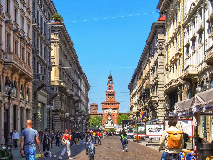Milan: Skip-the-Line Guided Walk and "The Last Supper" - Duomo Square: exterior views plus the cathedral’s long timeline