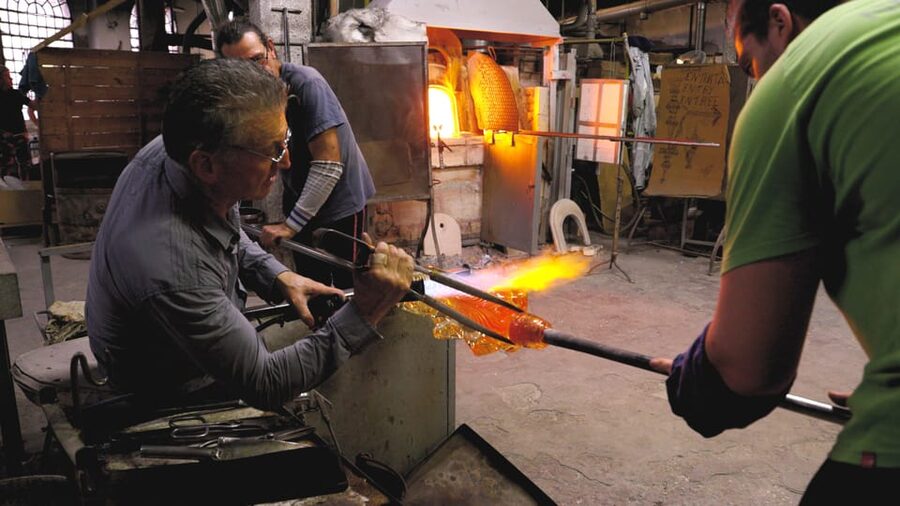 Murano: Glass Blowing Demonstration and Artistic Glass Gift - Key highlights at Gino Mazzuccato in Murano