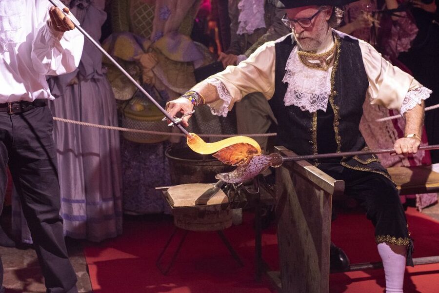 Murano: Glass Blowing Demonstration with Optional Drinks - Getting in fast: skip the ticket line and show your voucher