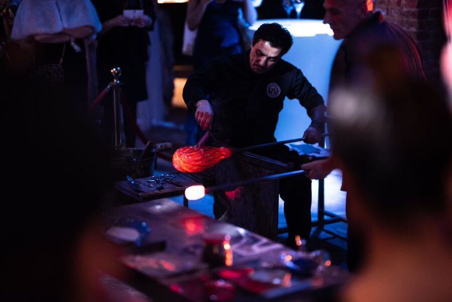 Murano: Glass Blowing Demonstration with Optional Drinks - What the intro and background music do for the experience