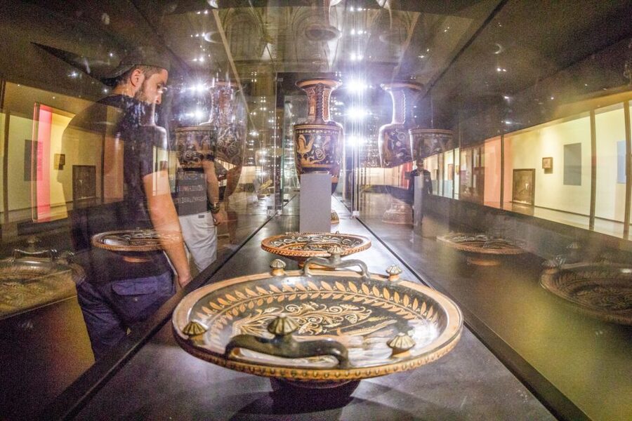 Naples: National Archaeological Museum Ticket & Audio App - Getting your entrance ticket at Museo Archeologico di Napoli