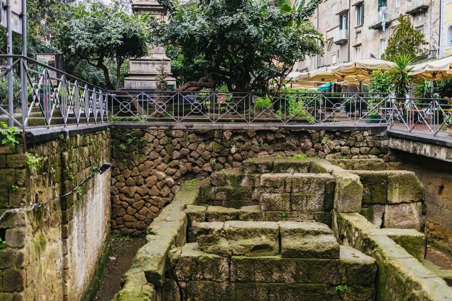 Naples: Old Town Guided Walking Tour - Purgatorio ad Arco, a photo stop that earns its spot