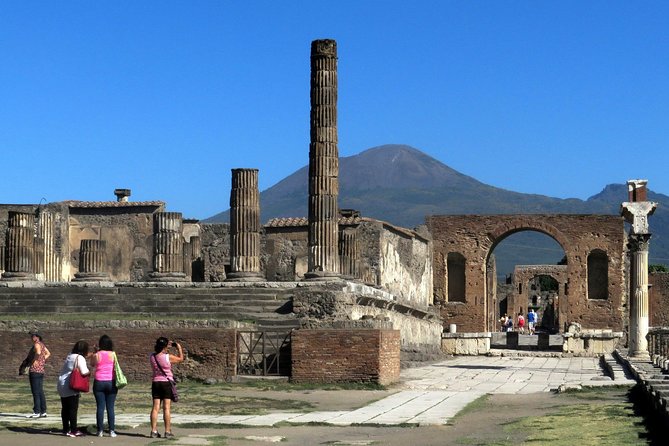 Naples: Pompeii & Mt Vesuvius All-Inclusive Small Group w/ Lunch - Pompeii in two hours: the stops that make it click