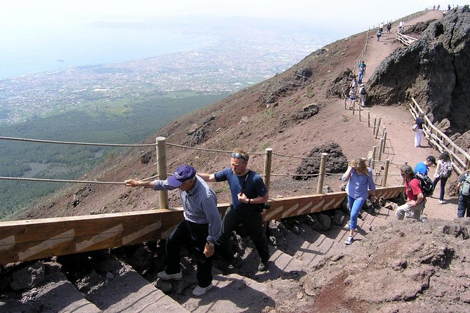 Naples: Pompeii & Mt Vesuvius All-Inclusive Small Group w/ Lunch - Restrooms and comfort on Vesuvius: the real-world details