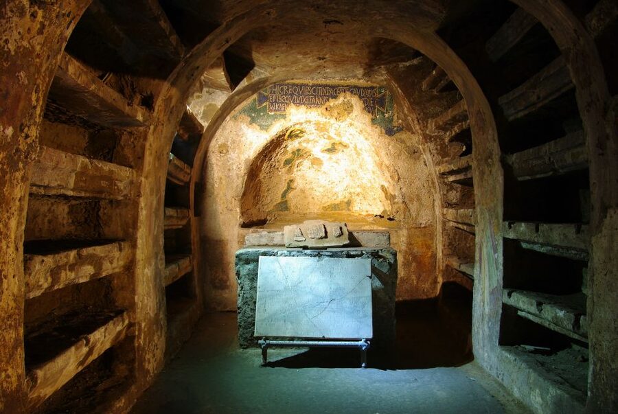 Naples: San Gaudioso Catacombs Guided Tour - Timing and the Real-World Feel: Short Tour, Serious Atmosphere