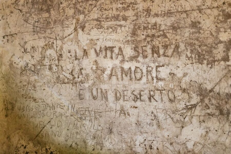 Naples: Spanish Quarters Underground Guided Tour - Getting your day right: what to pair with this tour