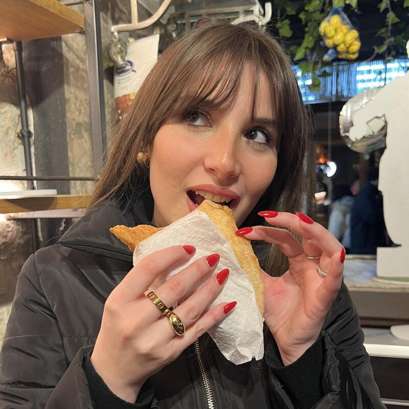 Naples: Street Food Walking Tour with Local Guide - Why Piazza Bellini Sets the Tone for Naples Street Food