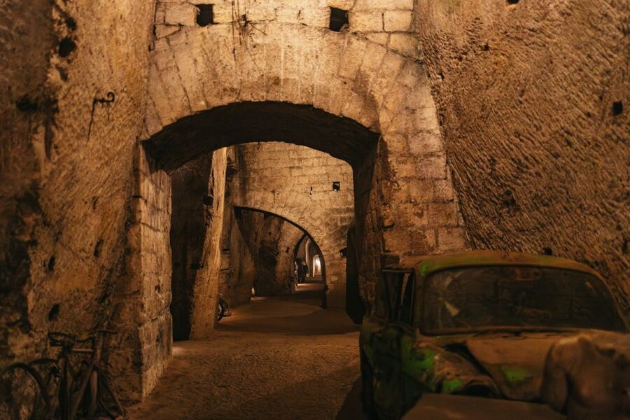 Naples: The Bourbon Tunnel Guided Tour with Entrance Ticket - A Practical Timeline: From Royal Plans to WWII Hospital