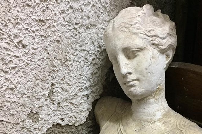Naples Underground Spanish Quarters with Guide - Stop by stop: what happens once you reach Napoli Sotterranea