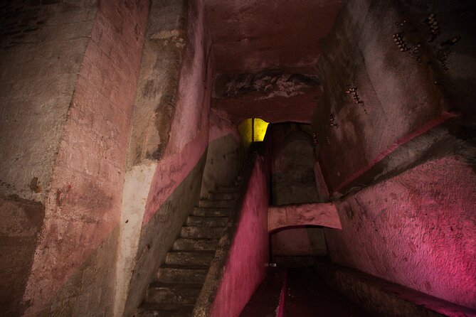 Naples Underground Spanish Quarters with Guide - Timing and group size: why booking ahead helps