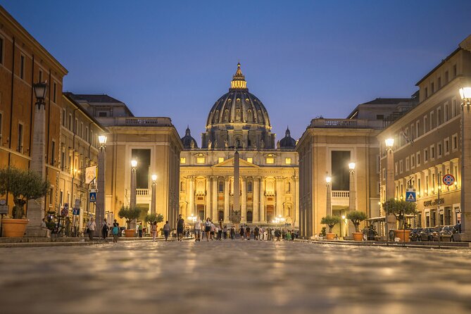 Night Tour of Rome with Local Pizza Dinner and Gelato Experience - The Night Route: Colosseum Exterior and Foro Romano Views