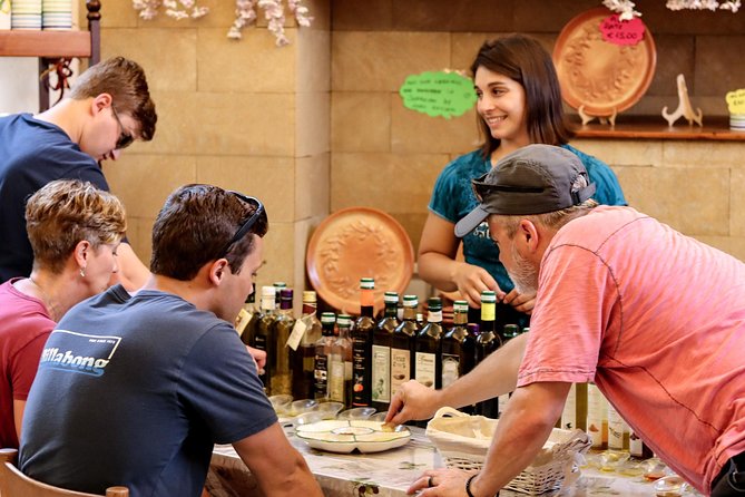 Olive oil tasting in Sorrento - Beyond olive oil: balsamic, spreads, honey, and reductions