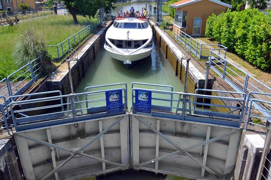 Padua to Venice Boat Cruise of the Brenta Riviera - Villa Widmann in Mira: a noble-family mansion with a different flavor