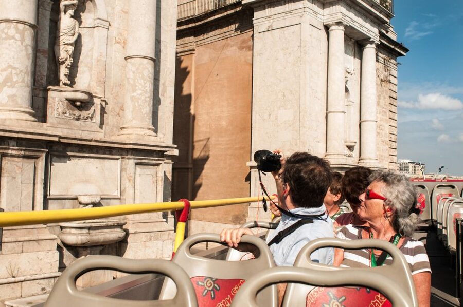 Palermo: Hop-on Hop-off Bus Tour 24-hour Ticket - Audio Commentary and the App: How to Make the Most of Hop-On Hop-Off