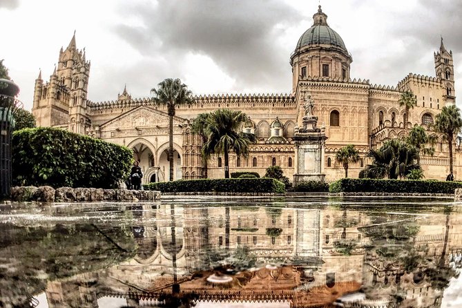 Palermo No Mafia walking tour: discover the Anti-mafia culture in Sicily - Open-air market stop: shopkeepers, extortion, and everyday life