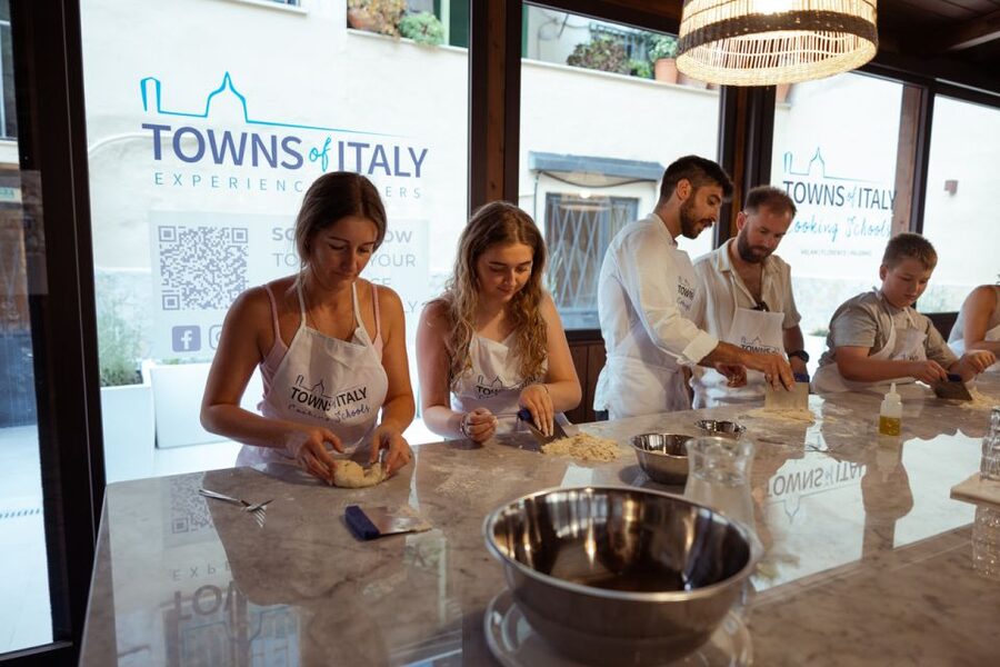 Palermo: Pizza and Gelato Cooking Class with Dinner and Wine - Key things I’d circle on your Palermo food list