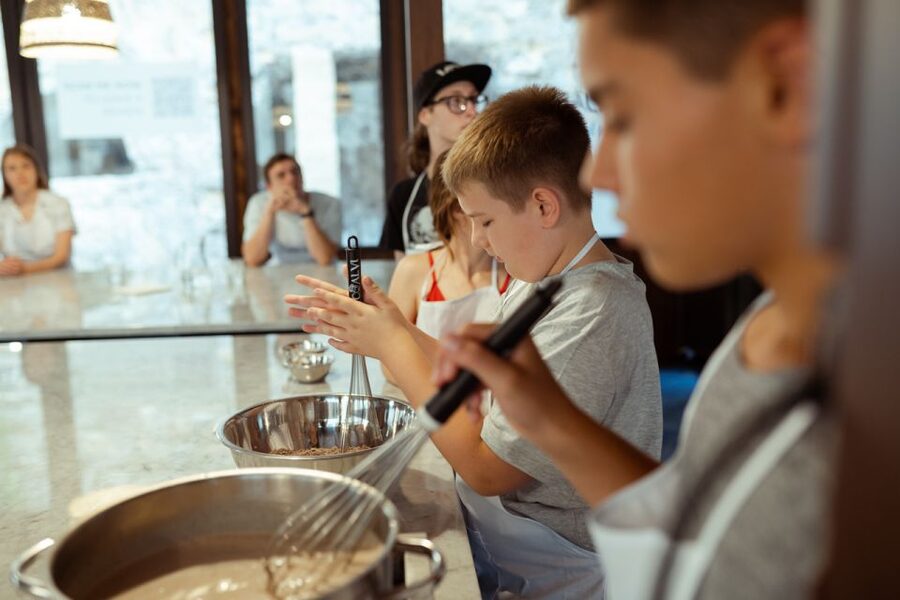 Palermo: Pizza and Gelato Cooking Class with Dinner and Wine - Baking, slicing, and the pizzaiolo touch you can copy at home