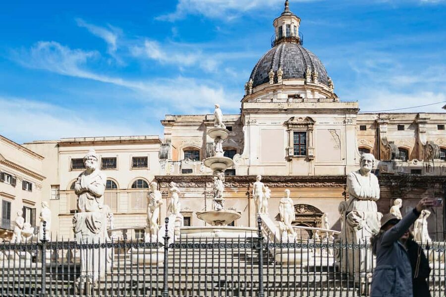 Palermo: Street Food and History Walking Tour - Walking the Old Town, with real stops not random photo stops