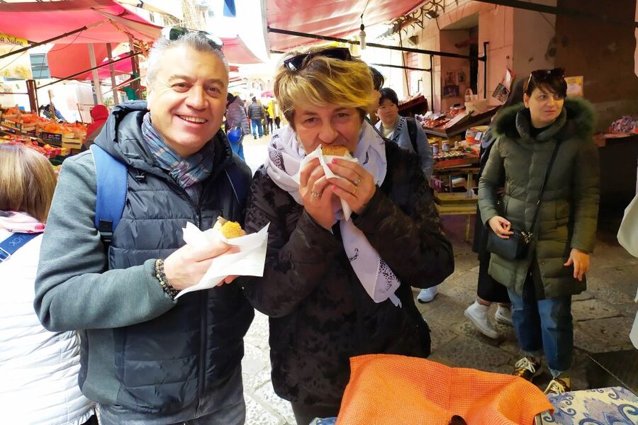 Palermo: Walking Tour of Historic Markets and Monuments - Wandering the Capo Market Streets and Eating Like a Local