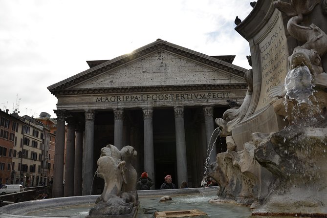 Pantheon Elite Guided Tour - Rome's Iconic Ancient Temple - Small-group flow, headsets, and coping with crowds