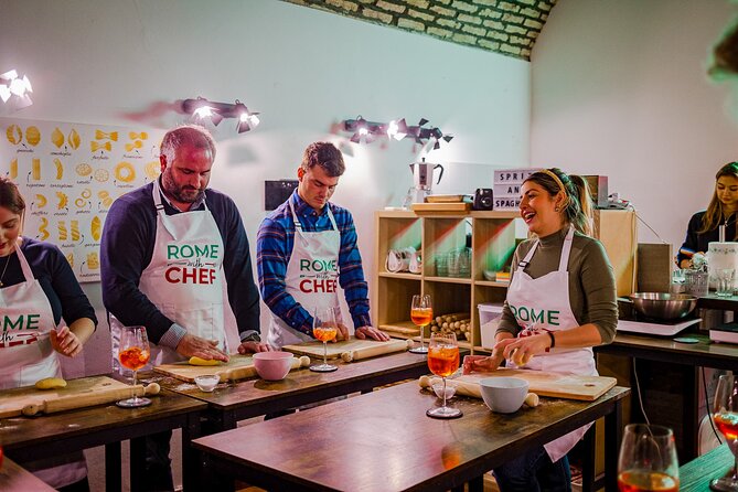 Pasta Cooking Class Near the Colosseum with 3 Spritz Cocktails - The class rhythm: when you’ll be mixing, cooking, and eating