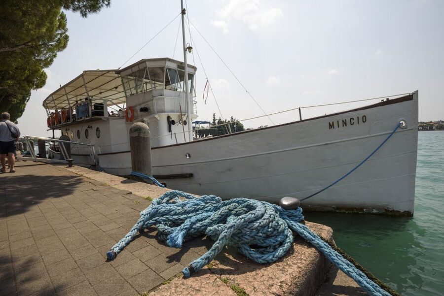 Peschiera: Half-Day Lake Garda Cruise with Lunch - A half-day cruise that keeps the focus on the lake