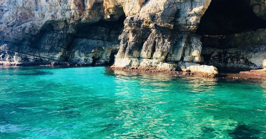 Polignano a Mare: Boat Trip, Swim & Cave with Aperitif - Key things you will notice on the Dorino boat tour