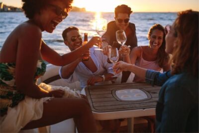 Polignano a Mare: Cave Boat Tour with Aperitif