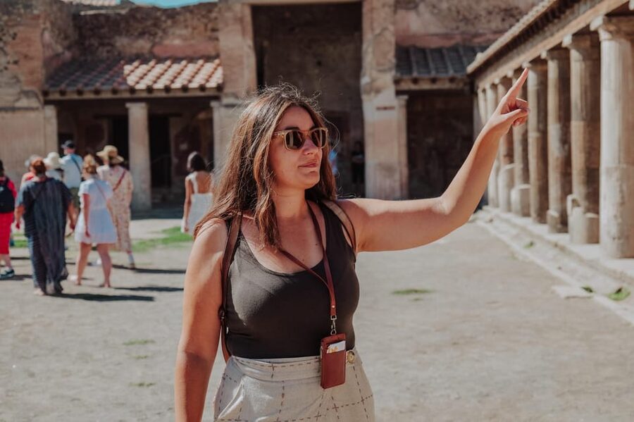 Pompeii 3hours Villa of Mysteries tour with an Archaeologist - Price and value: what $88 gets you that self-guided does not