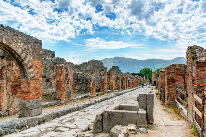 Pompeii and Capri Island Day Trip from Naples - Naples pickup to Pompeii: how the day starts smoothly