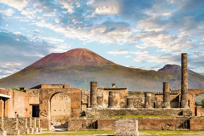 Pompeii and Mount Vesuvius Day Trip from Rome with Pizza Lunch - A long coach day with tickets handled
