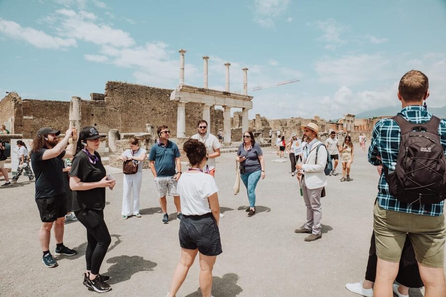 Pompeii: Entry Ticket and Guided Tour with an Archaeologist - Why an archaeologist-led Pompeii walk makes a difference