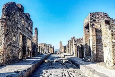 Pompeii Express Guided Tour by Train from Sorrento