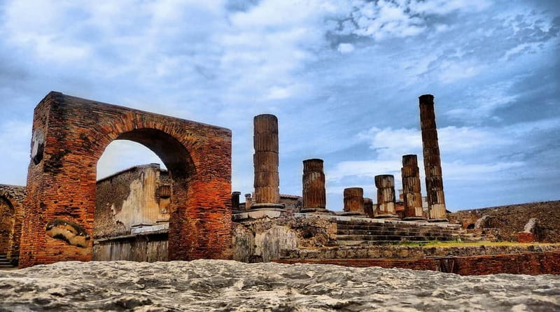 Pompeii: Group Tour with an Archeologist Guide - A smart way to cover Pompeii in just two hours