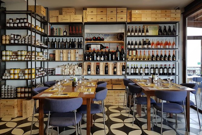 Pompeii Guided Tour & Horse Riding on Vesuvius with Lunch - Winery wine tasting: what is included and what style to expect
