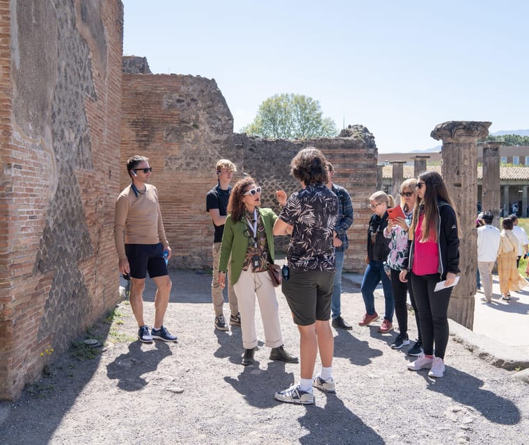 Pompeii: Skip-the-line-Ticket and Guided Tour - Porta Marina Superiore: start at a Roman gate, not in the middle of ruins