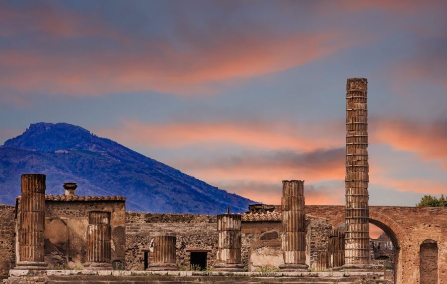 Pompeii: Skip-the-line-Ticket and Guided Tour - The Forum and main streets: how to read Pompeii like a city