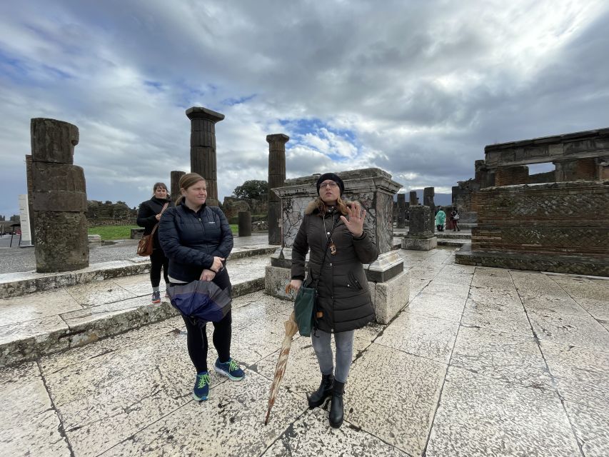 Pompeii: Small-Group Guided Tour with Skip-the-Line Ticket - Garden of the Fugitives: the plaster casts that stay with you