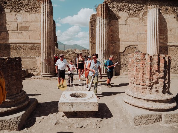 Pompeii: Small Group Tour with an Archaeologist - Lupanar: the brothel stop you should not skip