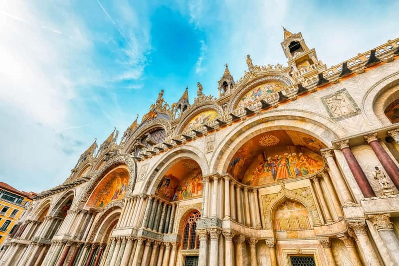 Priority Access St. Mark's Basilica Tour with Terrace Option - Pacing, group size, and how the guide support works