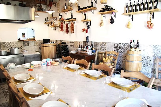 Private / Small Group at "Quanto Basta" School in Sorrento center - Eating Your Meal: Lunch or Dinner with Wine Pairing