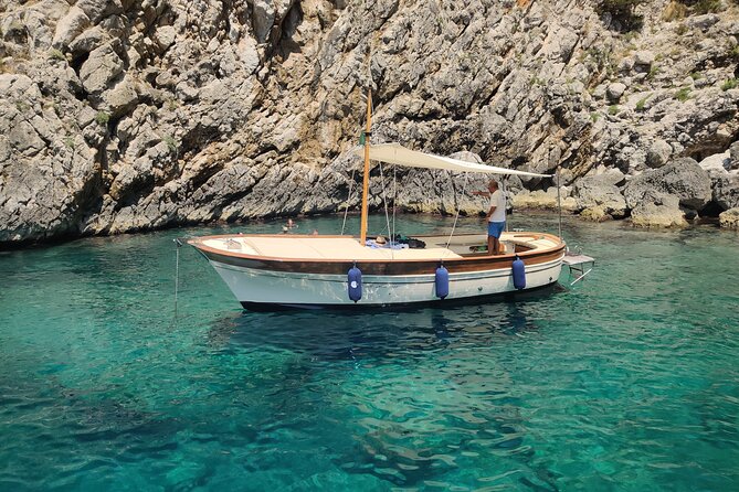 Private tour in a typical Capri boat - The on-board “extras” that make the day feel special